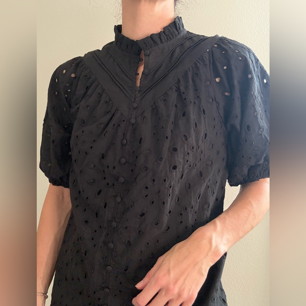 Romantic Black Eyelet Puff Sleeve Top / Cottagecore / Vintage-Inspired - Picture 4 of 8
